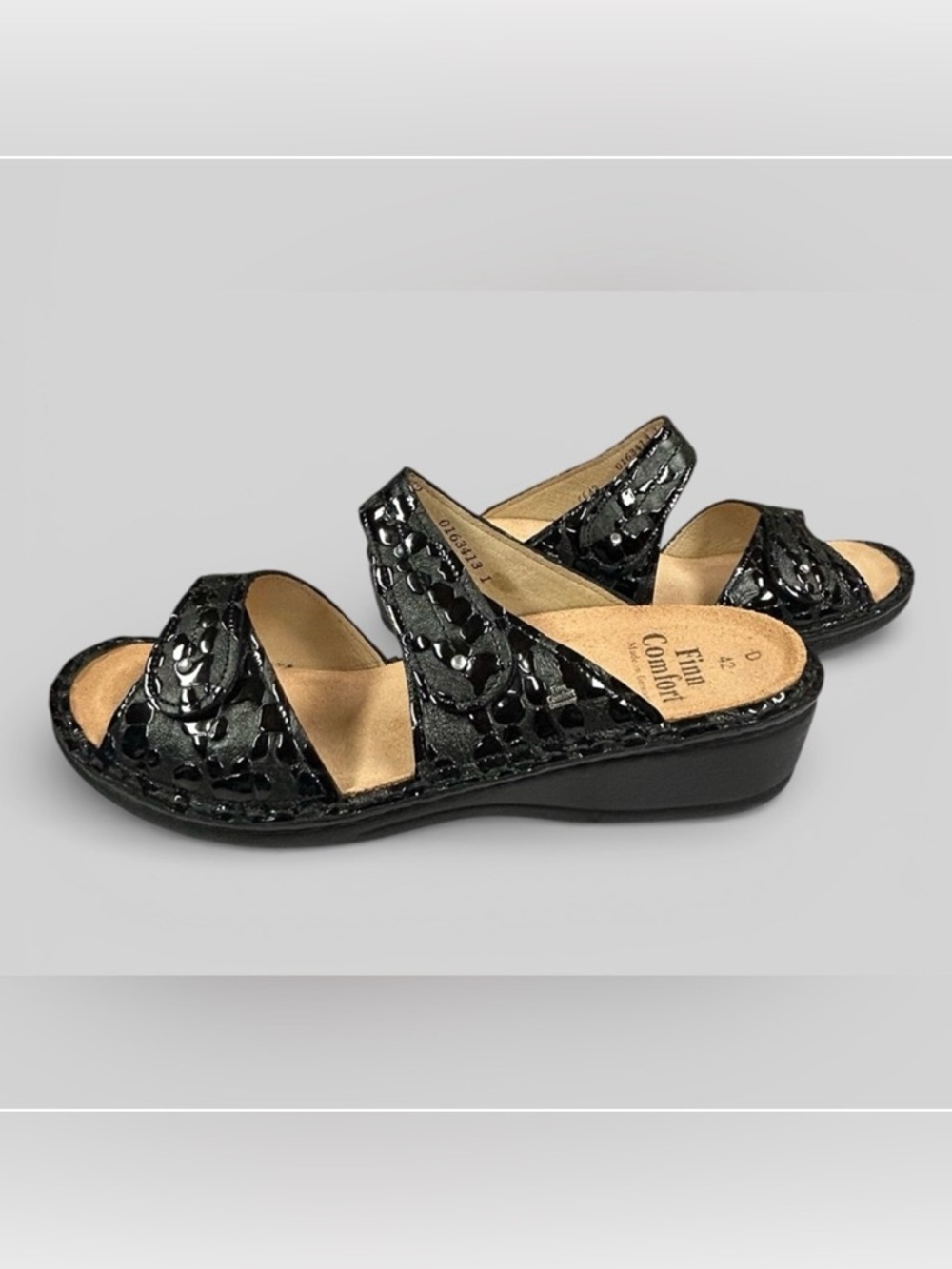 Finn Comfort Black Leather Sandals EU 42 Croc Embossed Footbed Slides